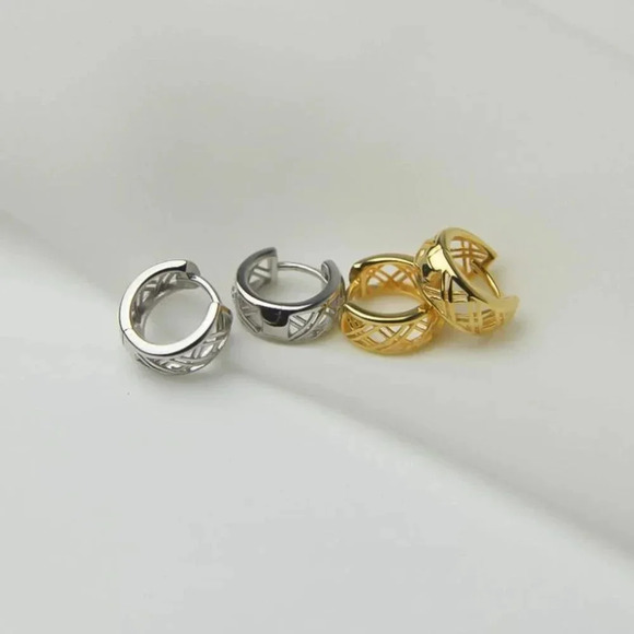 Jewelry - 925 Sterling Silver Minimalist Huggie Hoop Earrings